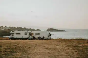 Profiter de la télévision satellite en camping-car